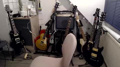 Jack independent model  online show from April 1, 6:38 pm