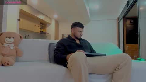 Snapshot of jackson_wayne__ chatting on October 20, 12:36 am Jackson Wayne online show from October 20, 12:36 am