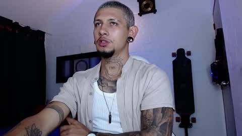 Michael Caicedo online show from February 15, 3:52 am