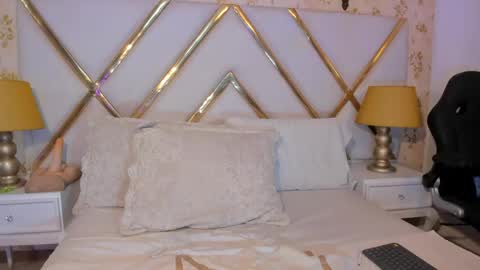 jacobrusso online show from April 6, 1:46 am