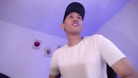 JAISON HALLS online show from October 21, 3:31 am