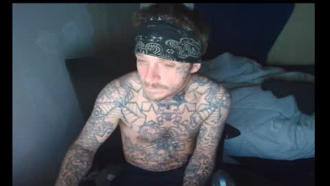 showingitoff online show from February 1, 7:40 am