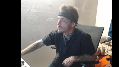 Snapshot of jake265897 chatting on October 19, 8:06 am showingitoff online show from October 19, 8:06 am