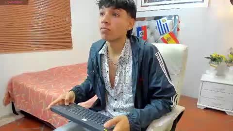 jake_falcon online show from July 21, 11:34 am