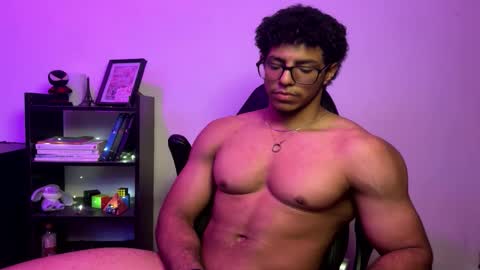 jake_hill1 online show from November 6, 5:54 am