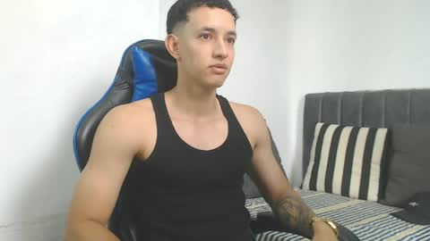 Hi guys im new 3 online show from April 16, 9:39 pm