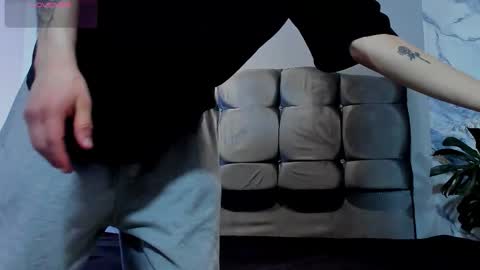 james_adamss_ online show from March 12, 12:24 pm