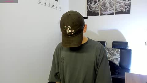 james_adamss_ online show from December 2, 12:30 pm