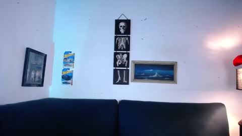 james_cr online show from December 5, 1:46 am