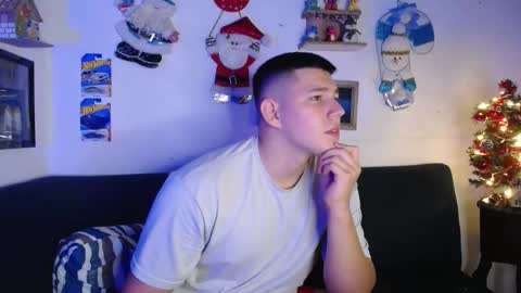 james_cr online show from November 28, 2:59 am