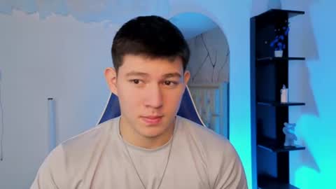 james_cr online show from June 20, 12:43 pm