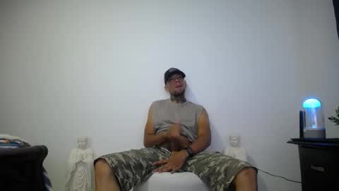 Snapshot of james_x28 chatting on October 28, 11:18 pm james_x28 online show from October 28, 11:18 pm
