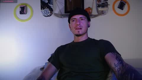 jamesss____ online show from October 19, 5:49 pm