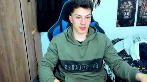 Javier online show from December 7, 10:06 pm