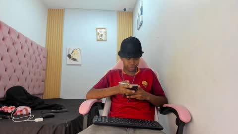 jax_maliq online show from November 28, 4:15 am