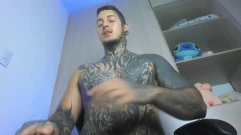 Michael independient model online show from March 17, 8:33 pm