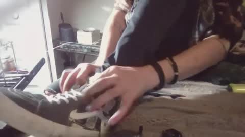 jayflgator online show from March 11, 4:43 am