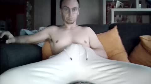 jbcascadess online show from November 30, 4:31 pm