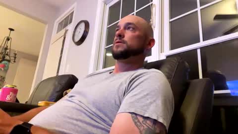 jbills910910 online show from April 13, 3:07 am