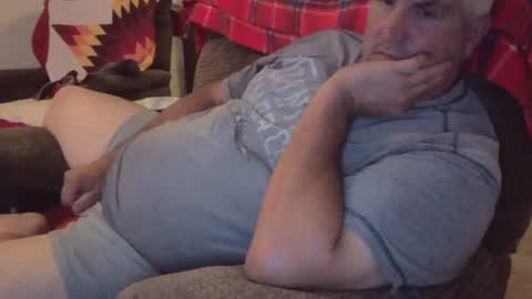 dadbody71 online show from June 14, 3:52 am