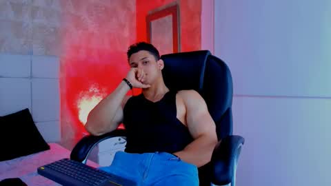Snapshot of jeicob_gagnon chatting on December 12, 1:28 pm jeicob gagnon online show from December 12, 1:28 pm