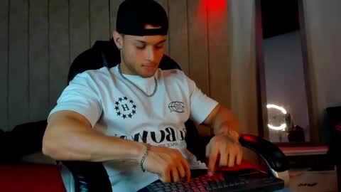 Snapshot of jeicob_gagnon chatting on September 29, 5:39 am jeicob gagnon online show from September 29, 5:39 am