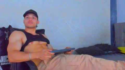 Snapshot of jeicob_gagnon chatting on December 15, 8:25 pm jeicob gagnon online show from December 15, 8:25 pm