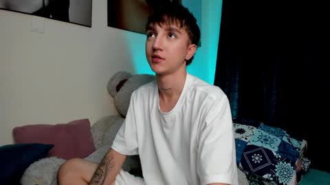 Snapshot of jeremy_salvatore_ chatting on December 24, 8:00 am jero independent model online show from December 24, 8:00 am