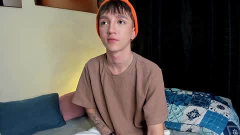 Snapshot of jeremy_salvatore_ chatting on January 16, 6:35 am jero independent model online show from January 16, 6:35 am