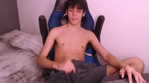 jey_foxx online show from October 8, 7:07 pm