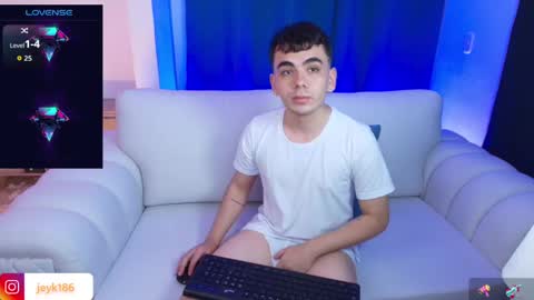 jey keler online show from October 22, 1:42 am