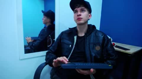 Jheampiero online show from November 28, 1:02 pm