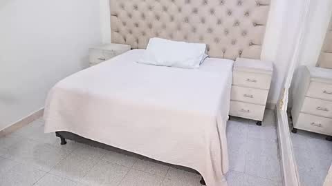 jhoanleandro online show from March 4, 5:58 am