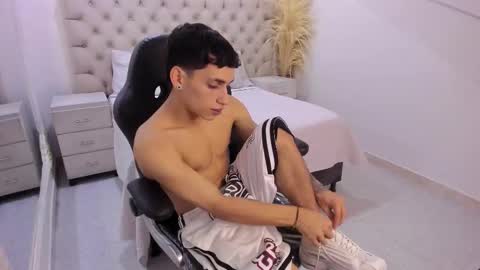 jhoanleandro online show from December 5, 4:30 am