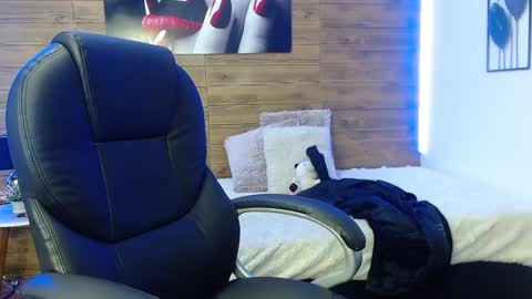 Jhoel online show from December 13, 1:12 pm