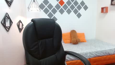 Jhoel online show from December 15, 1:11 pm