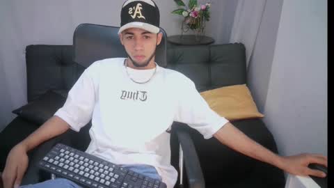 jhon_malo online show from February 2, 2:38 am