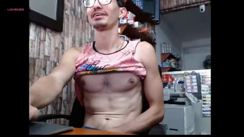 jhosuamoore2 online show from May 22, 9:42 pm