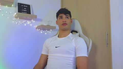 Jimmy Leeh online show from January 28, 9:50 pm