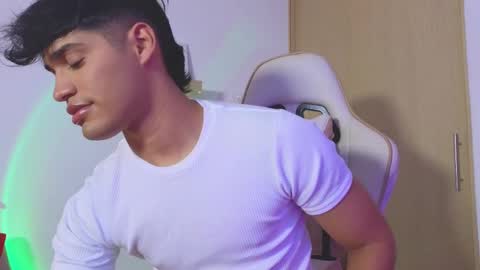 Jimmy Leeh online show from February 9, 10:21 pm