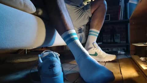 GUILLAUME feet and socks online show from February 3, 8:24 am