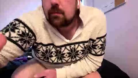 Snapshot of joejoe329 chatting on October 25, 8:43 pm joejoe329 online show from October 25, 8:43 pm