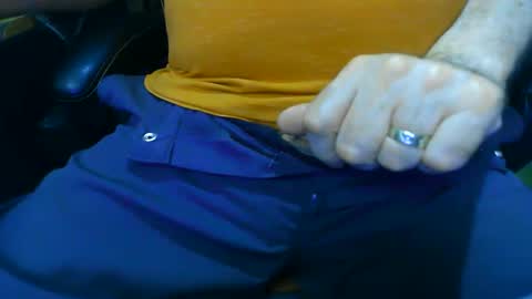 joeyballs123 online show from June 10, 11:49 pm