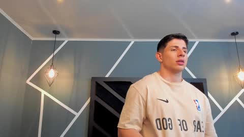 Johan Williams online show from December 29, 2:27 am