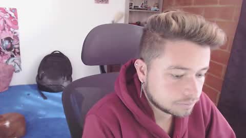 JOHAN independient model online show from January 7, 1:49 pm