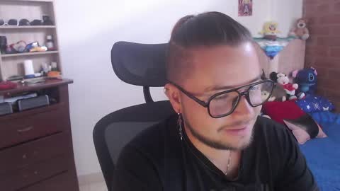 JOHAN independient model online show from June 1, 3:56 pm