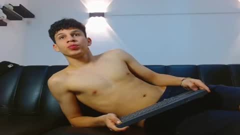 john_ssnow29 online show from February 28, 10:36 am