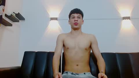 john_ssnow29 online show from February 12, 9:15 am