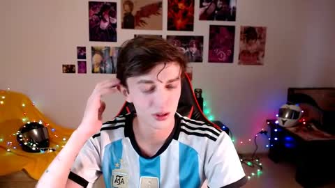 john_winx online show from April 2, 2:03 pm