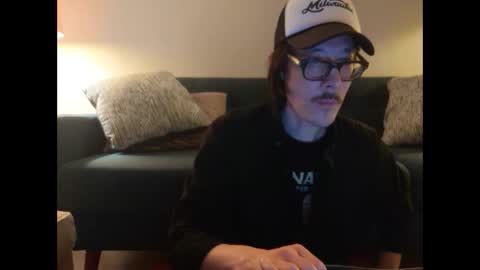 Snapshot of johneelicks chatting on October 17, 9:35 am Johnee online show from October 17, 9:35 am